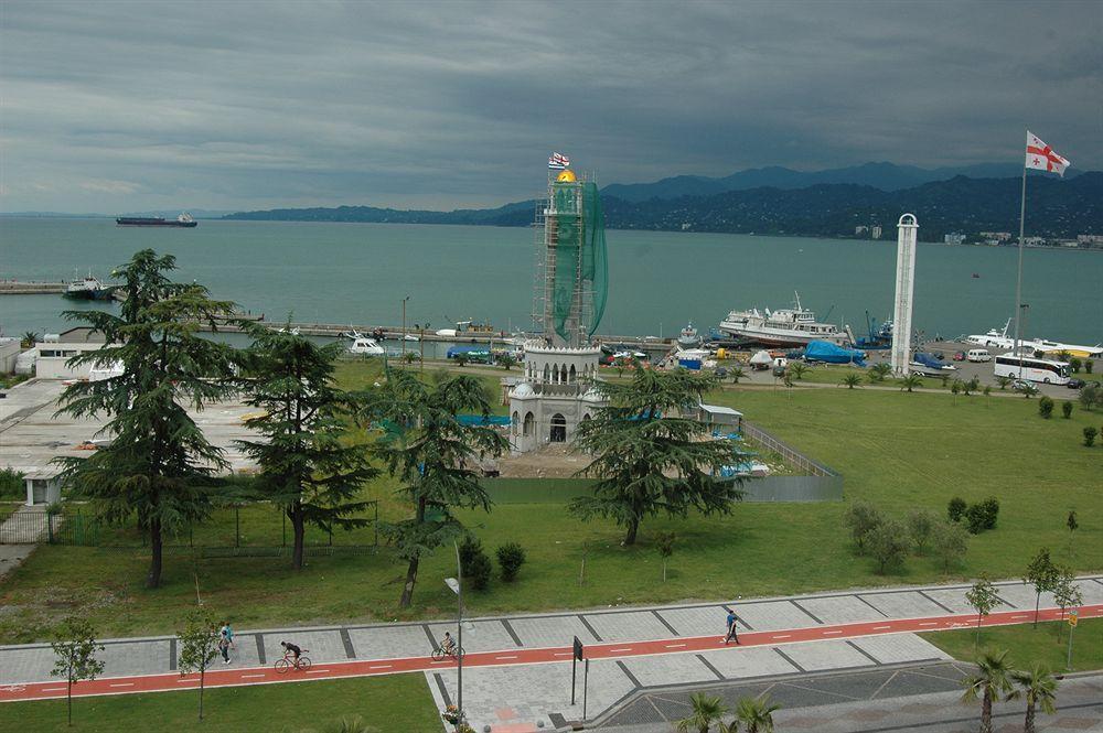 Batumi World Palace Exterior photo
